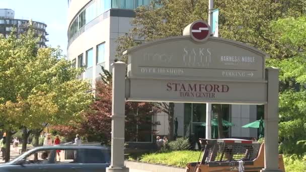 Stamford Town Center sinal (1 de 2 ) — Vídeo de Stock