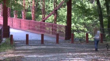 Ne zaman köprü üzerinden (2 / 6 önde gelen iz)