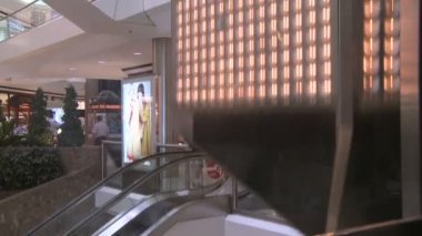 alışveriş merkezinde Asansör olarak yükselir