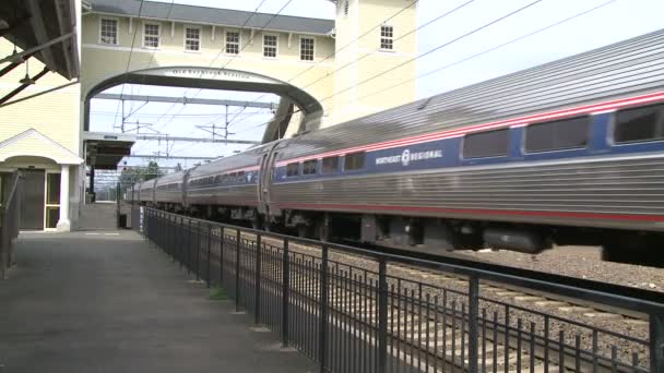 Old Saybrook tren istasyonu (4 / 4) — Stok video