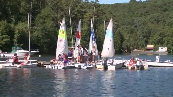 Varen op de baai (1 van 10) — Stockvideo