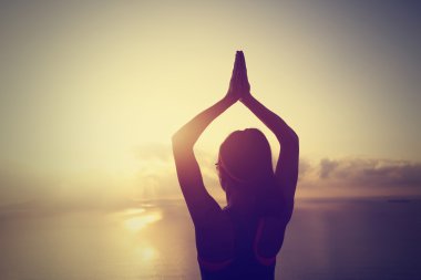 kadın pratik yoga Mountain