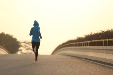 yol çalışan kadın