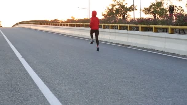 Γυμναστική γυναίκα τρέχει — Αρχείο Βίντεο