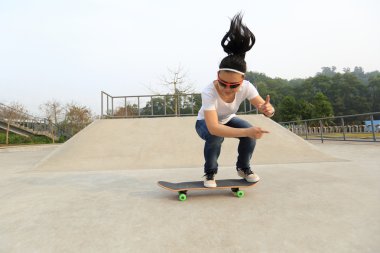 kaykay Parkı'nda kaykaycı