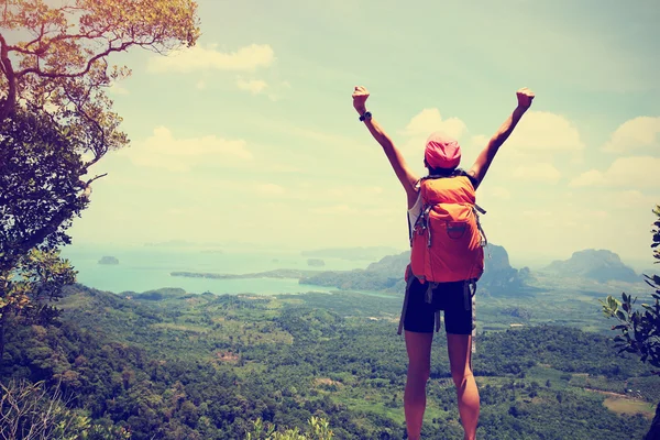 başarılı kadın tezahürat 