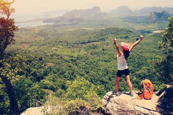 başarılı kadın tezahürat 
