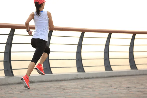 Fitness žena běžec — Stock fotografie
