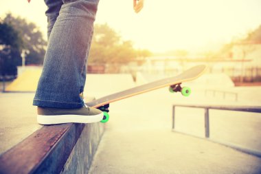 kaykay skatepark rampa bacaklara