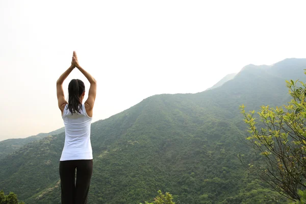 Young fitness yoga woman — Stock Photo, Image