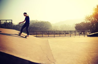 kadın binicilik kaykay