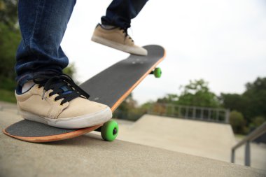 kaykay skatepark rampa bacaklara