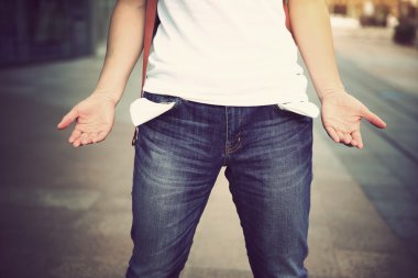 Cepleri boş bir adam