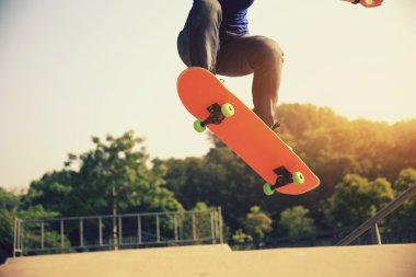 skatepark genç kadın
