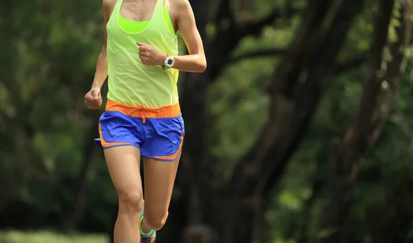 Mujer Trail Runner — Foto de Stock