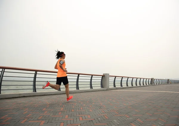 亚洲女子赛跑者 — 图库照片
