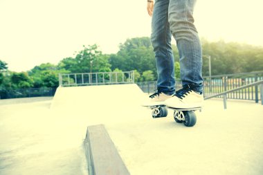 kaykaycı skatepark sürme