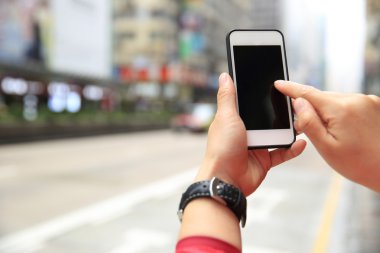 Cep telefonu kullanarak insan eli