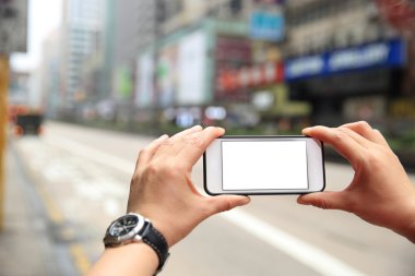 Cep telefonu kullanarak insan eli