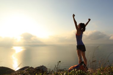  genç kadın backpacker