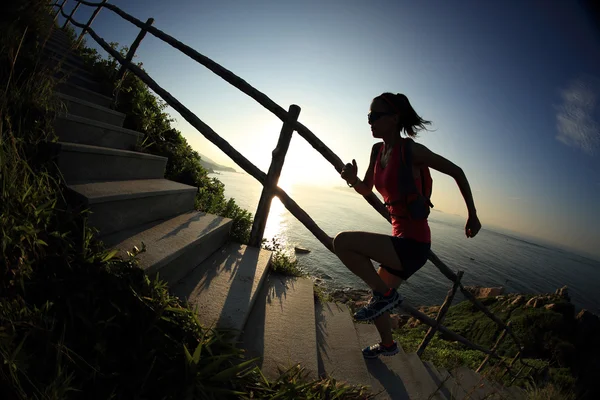 Woman trail runner — Stock Photo, Image