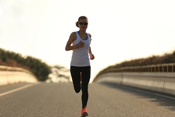 健身的女跑步运动员 — 图库照片