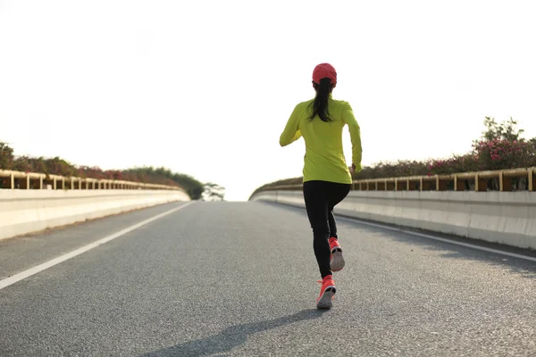 Young fitness woman — Stock Photo, Image