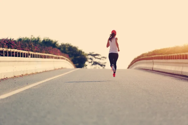 Young fitness woman — Stock Photo, Image