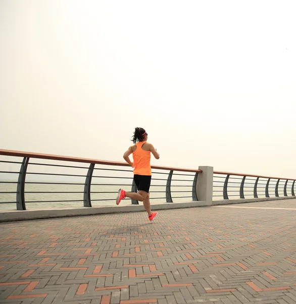 Young fitness woman — Stock Photo, Image