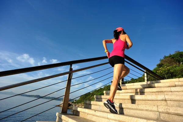 Sportlerin läuft — Stockfoto