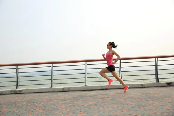 Fitness kvinna löpare — Stockfoto