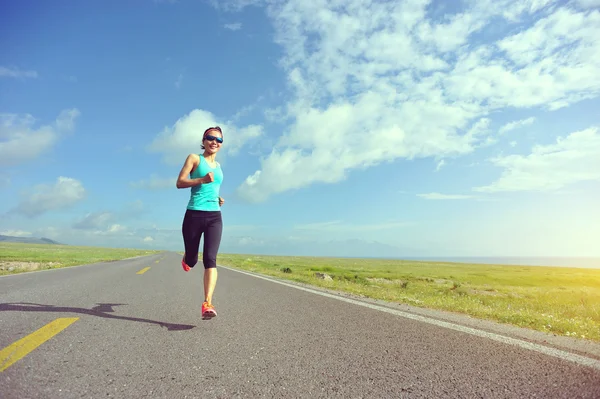 Fitness woman running — Stock Photo, Image