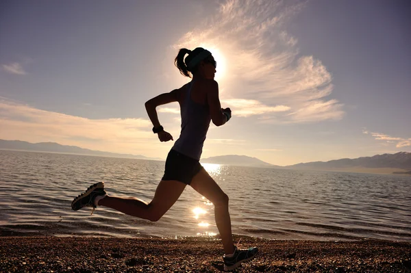 Fitness donna in esecuzione — Foto Stock