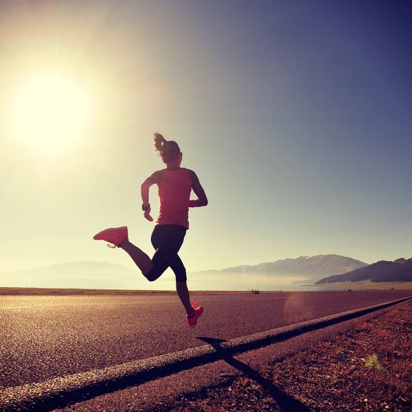 Fitness vrouw op de vlucht — Stockfoto