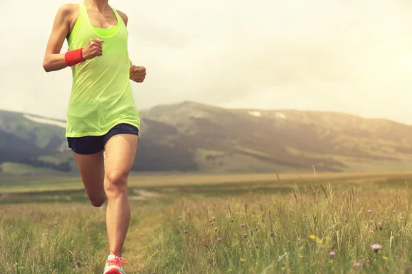 Young woman  running — Stock Photo, Image