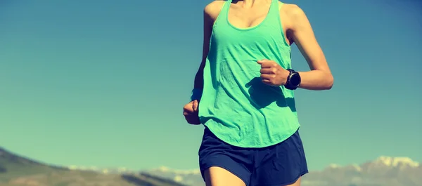 Fitness woman running — Stock Photo, Image