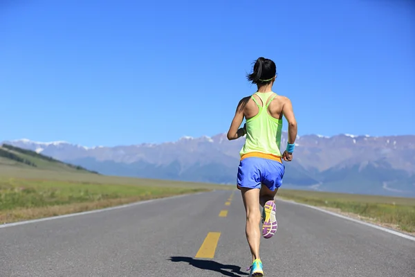 Fitness mujer corriendo —  Fotos de Stock