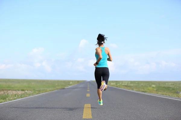 Fitness mujer corriendo —  Fotos de Stock