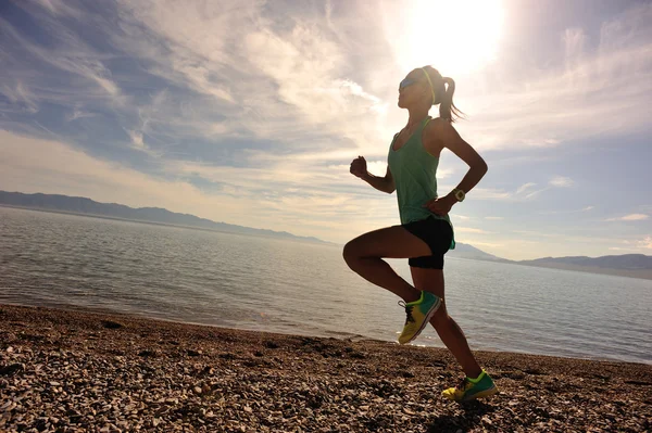 Fitness vrouw op de vlucht — Stockfoto