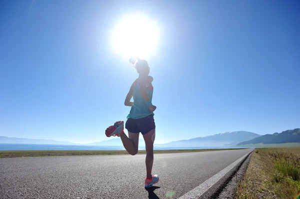 Fitness woman running — Stock Photo, Image