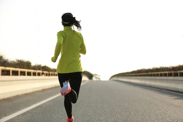 Fitness woman running — Stock Photo, Image