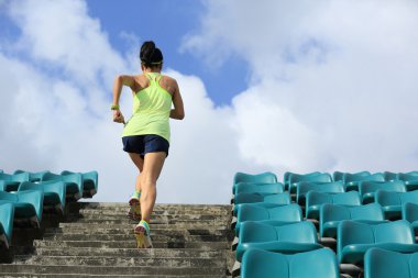 merdivenlerde koşma atlet