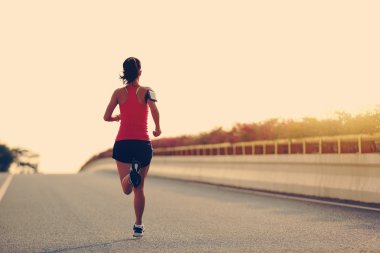 kadın fitness çalışan açık 