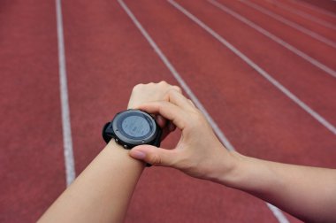 Spor akıllı bakarak runner