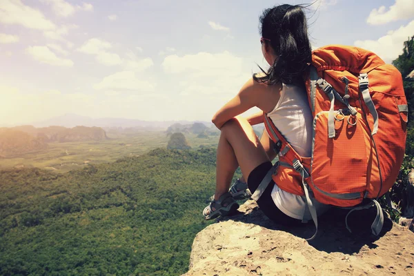 Young woman hike — Stock Photo, Image