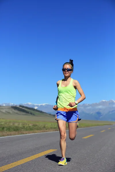 Egészséges életmód nő fut — Stock Fotó