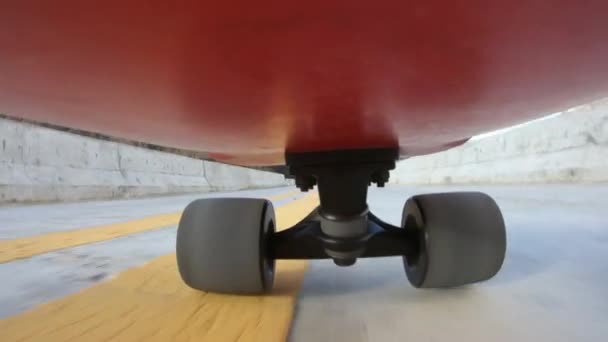 Skateboard Cheval Sur Sentier Des Montagnes Haute Altitude — Video