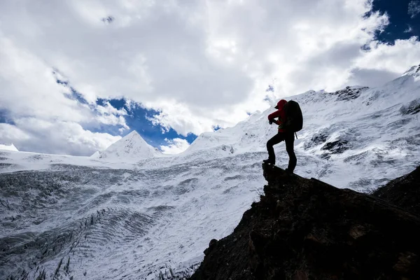 Woman Hiker Checking Altitude Sports Watch Winter Mountain Top Cliff — Stock Photo, Image