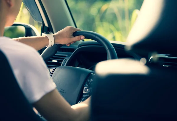 Ázsiai Vezető Vezetés Road Car Természetben — Stock Fotó