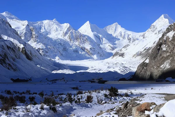 Montanhas Neve Geleiras Sob Céu Azul Tibete China — Fotografia de Stock